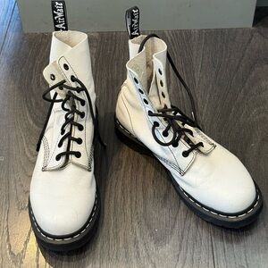 Dr. Martens Air Wait White Leather Boots- EUC